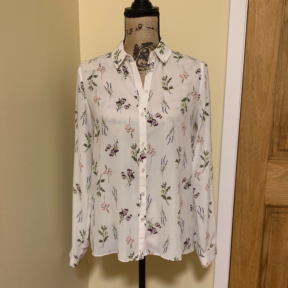 🌿Floral Button down - Picture 2 of 7